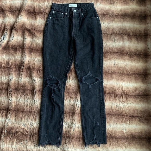 Abercrombie & Fitch High Rise Mom Jean Distressed - Picture 2 of 7